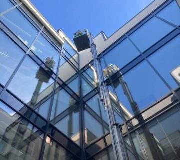 Glasreinigung in Berlin Mitte, Reinigungsfirma Berlin, Experte für Glasreinigung, Professionelle Glasreinigung, Top Preise